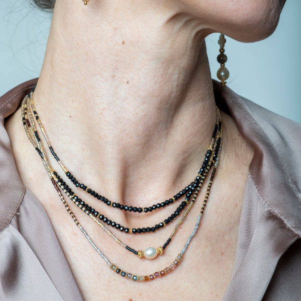 SPINEL SEMI-PRECIOUS STONES NECKLACE WITH GOLD DETAILS