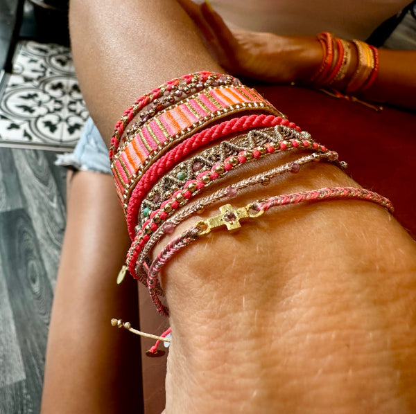 HANDMADE CHERRY BRACELET IN NEON PINK