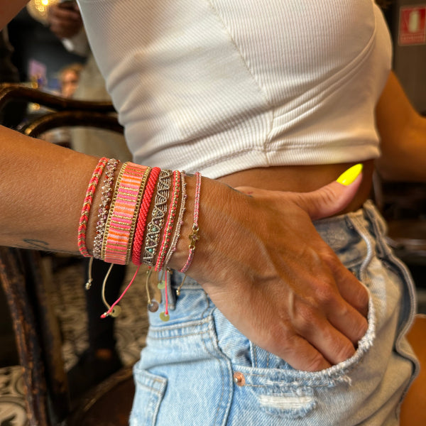 HANDMADE CHERRY BRACELET IN NEON PINK