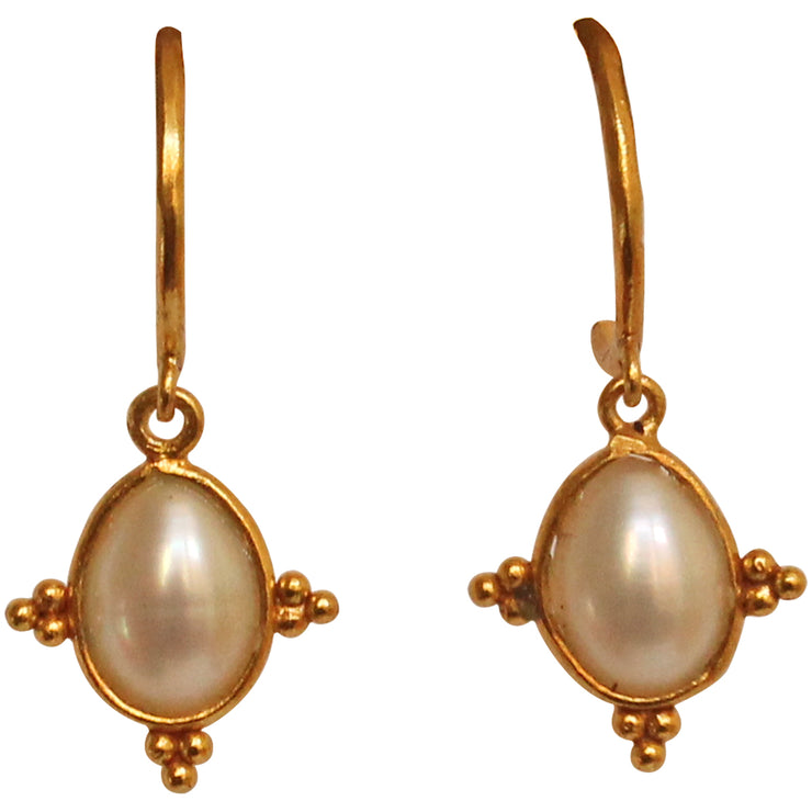 Classic and elegant, this set of handmade earrings representing purity, femininity and beauty are handmade using cultured pearls and 14k vermeil findings .  You can wear them all season!  Details:  -Metal: 14k gold plated vermeil   -Cultured pearls  -Earring height 1.8cm, Width 1cm  -Butterfly closure  -Care: Take care of your jewellery by keeping it dry and avoid spraying fragrances directly on to it.   -It comes with a card and a gift box   -Each piece has a unique shape as they are natural gemstones 