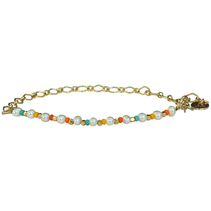This anklet is handmade from 24-karat gold vermeil chain, freshwater pearls intermixed with 14-karat gold vermeil faceted beads and glass beads. Adjustable to your desired fit.    Details:  -  Pendant length:  10cm / 4in  - Pendant width:  3mm
