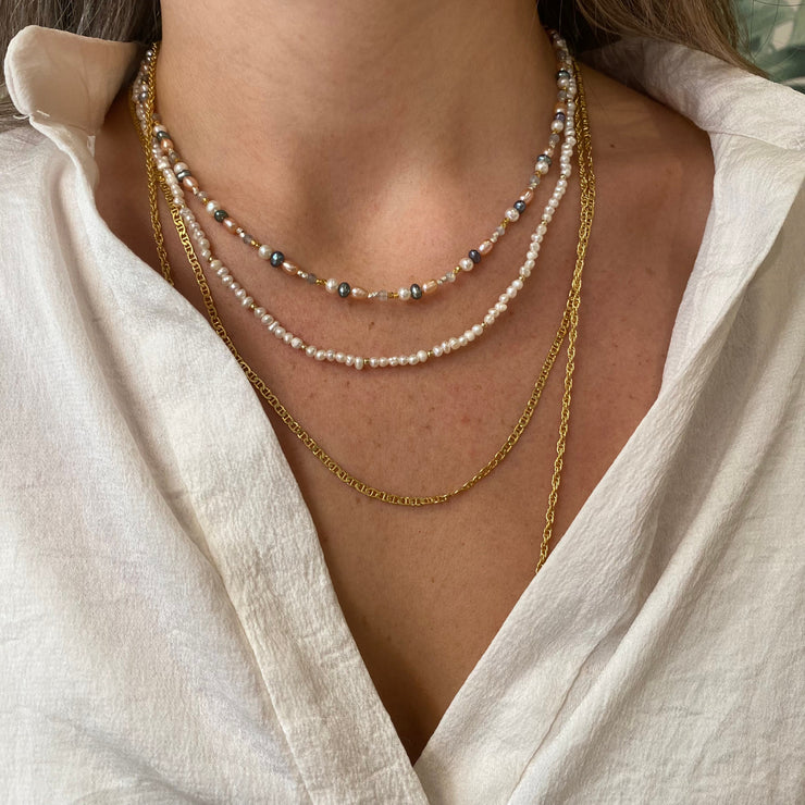 WHITE FRESHWATER PEARLS NECKLACE WITH GOLD